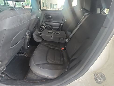 Used 2017 Jeep Renegade Altitude AWD/4WD image 10