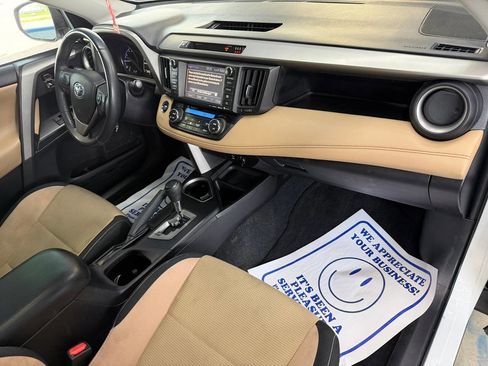 Used 2018 Toyota RAV4 XLE FWD image 24