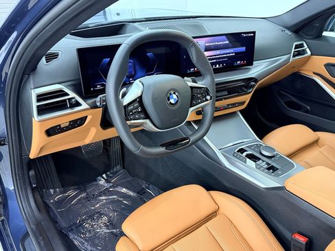 Certified 2025 BMW 330i Sedan RWD image 4