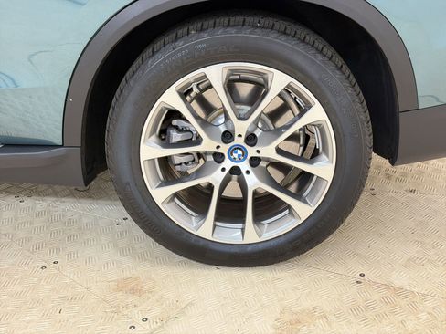 Used 2025 BMW X5 xDrive50e w/ Executive Package image 11