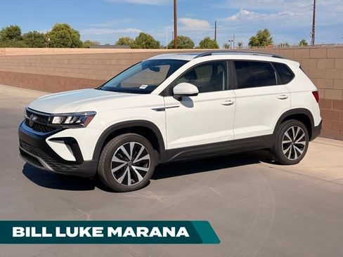 Used 2022 Volkswagen Taos SE FWD image 1