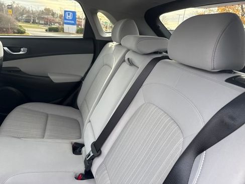 Certified 2023 Hyundai Kona SEL w/ Convenience Package image 18