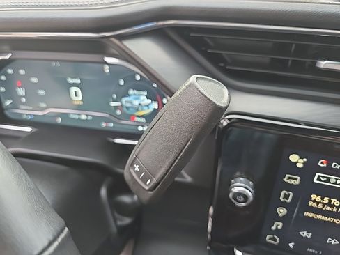 Used 2025 GMC Sierra 3500 Denali Ultimate image 21