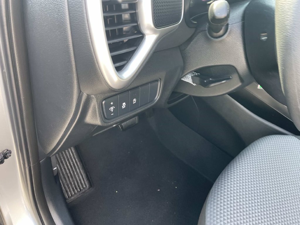 Used 2023 Kia Soul LX FWD image 19