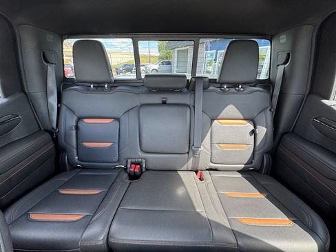 Used 2022 GMC Sierra 1500 AT4 w/ AT4 Premium Package AWD/4WD image 35
