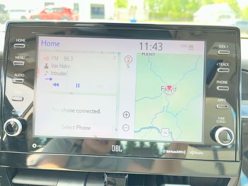 Used 2024 Toyota Camry XLE w/ Navigation Package FWD image 16