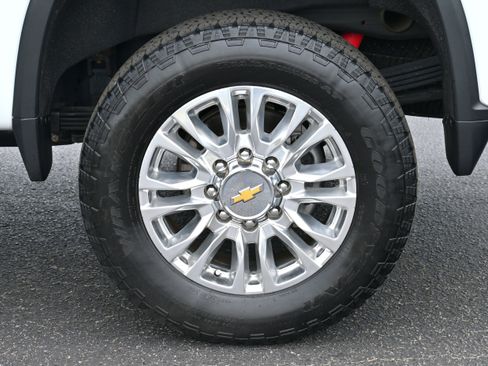 Used 2023 Chevrolet Silverado 2500 High Country w/ Z71 Off-Road Package image 36