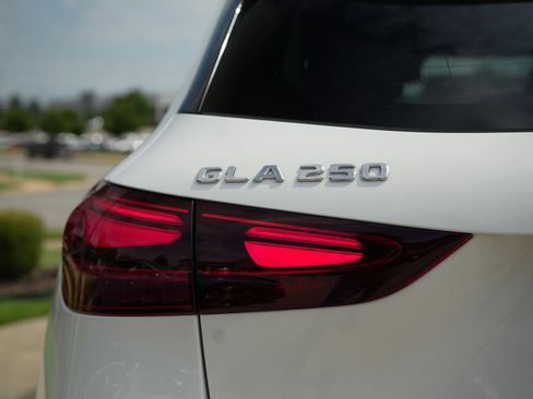 New 2026 Mercedes-Benz GLA 250 4MATIC image 13