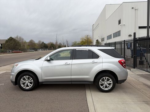 Used 2017 Chevrolet Equinox LT w/ Convenience Package image 8