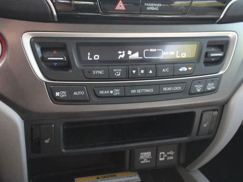 Used 2021 Honda Pilot Special Edition image 16