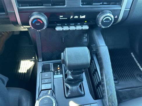 Used 2024 Toyota Tacoma SR5 AWD/4WD image 18