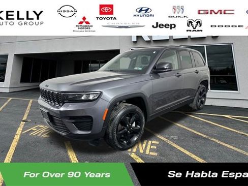Used 2023 Jeep Grand Cherokee Altitude image 1
