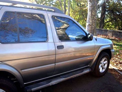 Used 2003 Nissan Pathfinder SE image 11
