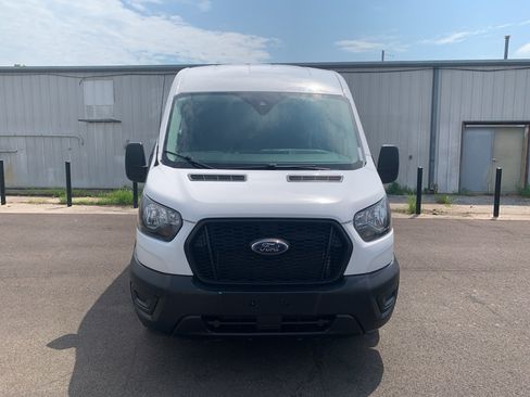 Used 2024 Ford Transit 250 148 Medium Roof Extended AWD image 9
