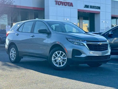 Used 2023 Chevrolet Equinox LS w/ Driver Confidence II Package image 2