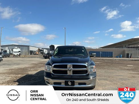 Used 2019 RAM 1500 Classic SLT w/ Luxury Group image 2