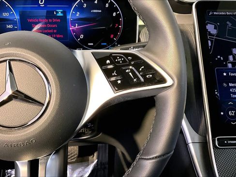 Used 2026 Mercedes-Benz GLC 300 4MATIC image 25