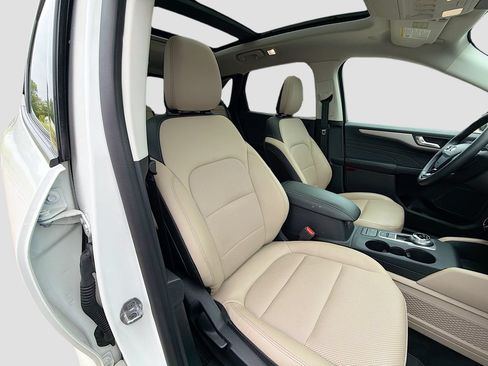 Used 2022 Ford Escape SEL w/ Technology Package AWD/4WD image 29