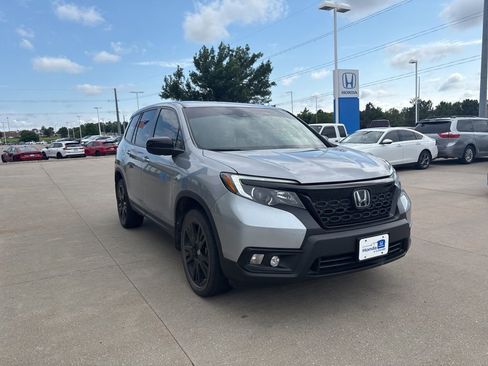 Used 2021 Honda Passport Sport image 4