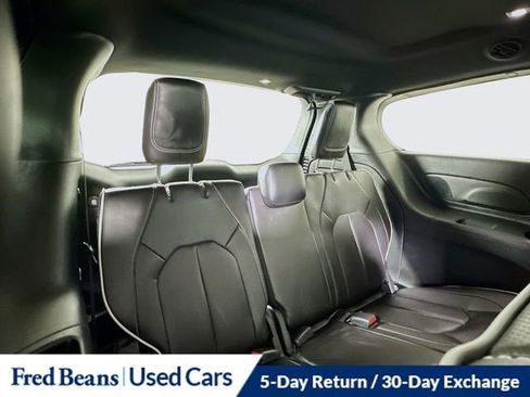 Used 2023 Chrysler Pacifica Limited w/ S Appearance Package image 30