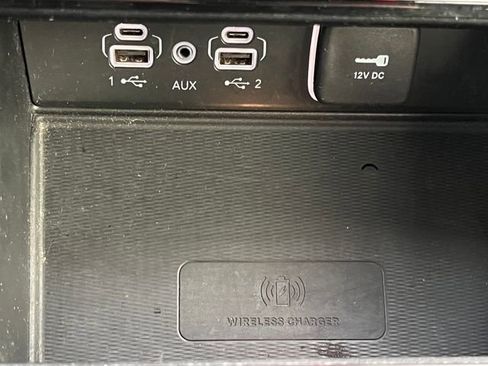 Used 2023 Jeep Grand Cherokee L Limited AWD/4WD image 31