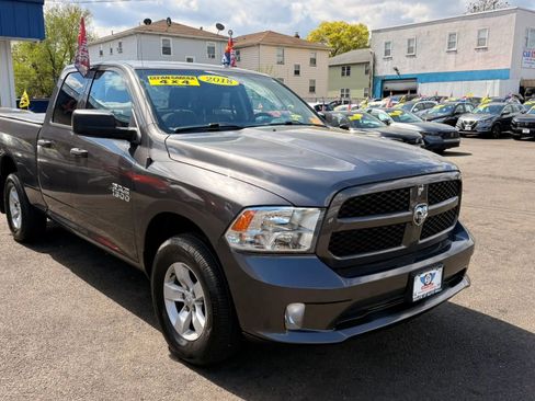 Used 2018 RAM 1500 Express AWD/4WD image 2