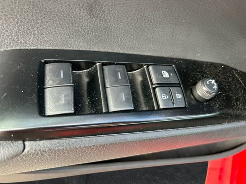 Used 2025 Toyota Camry LE FWD image 12