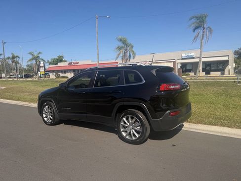 Used 2018 Jeep Cherokee Limited image 4