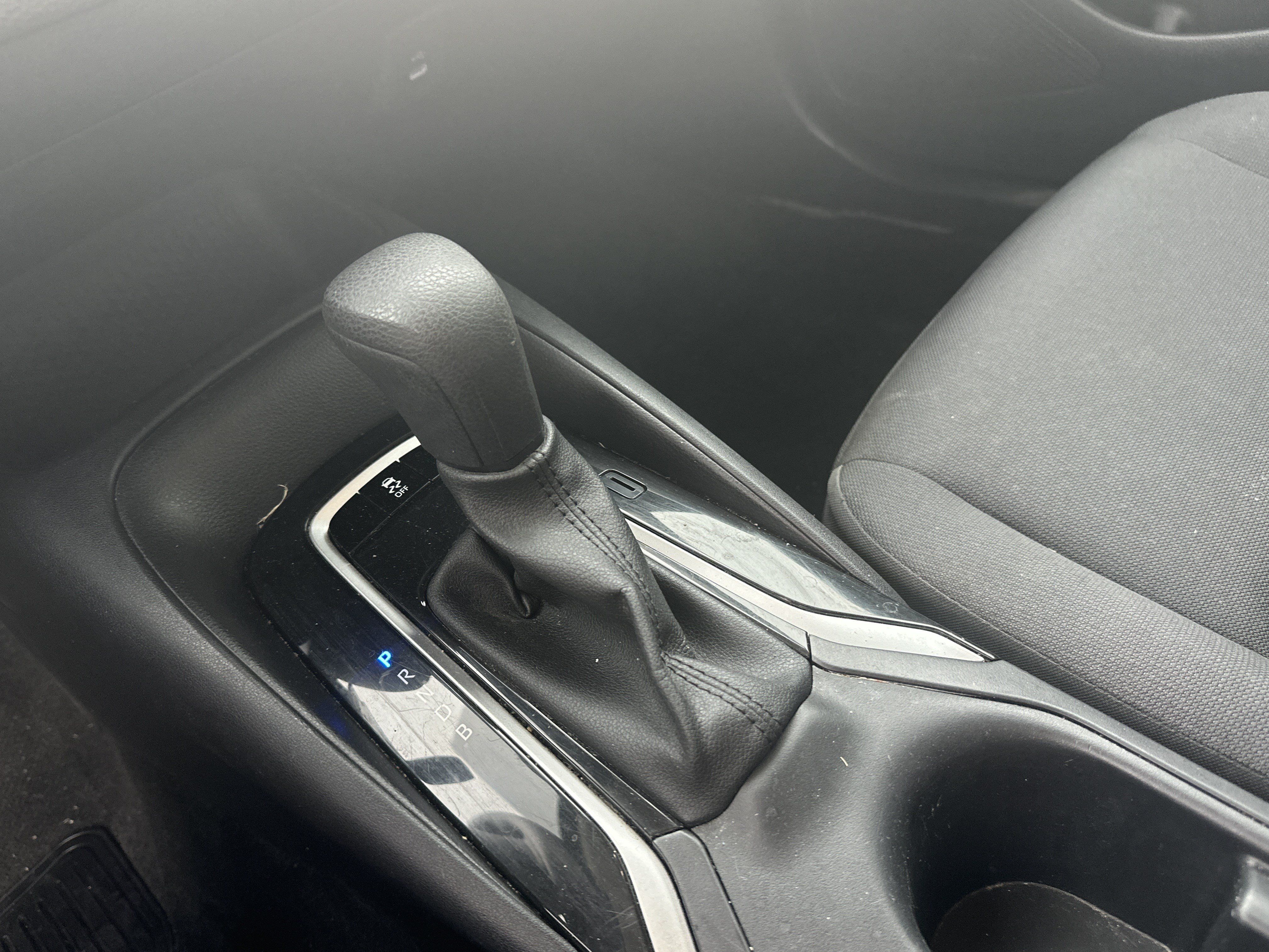 Used 2025 Toyota Corolla LE FWD image 23