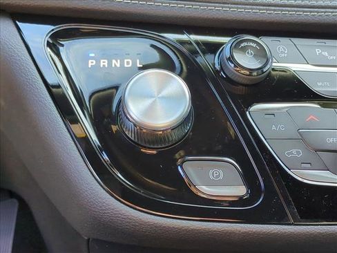 New 2026 Chrysler Pacifica Select image 14