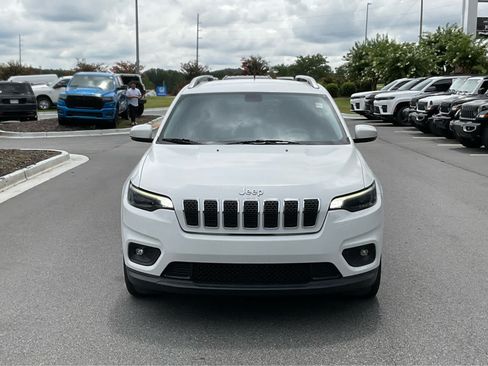 Used 2019 Jeep Cherokee Latitude w/ Popular Appearance Group FWD image 2