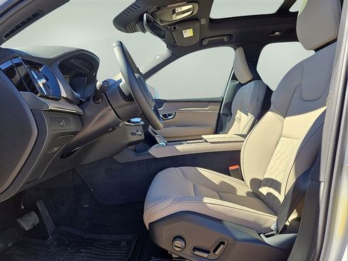 New 2026 Volvo XC90 B5 Core image 22