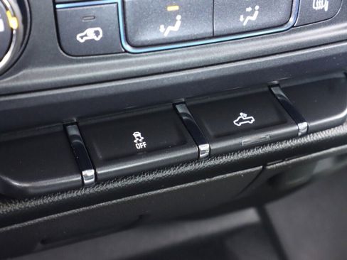 Used 2018 Chevrolet Silverado 1500 W/T w/ Trailering Package image 22