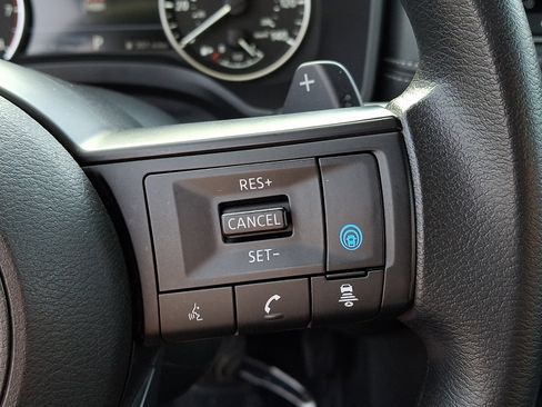 Used 2024 Nissan Rogue SV FWD image 24
