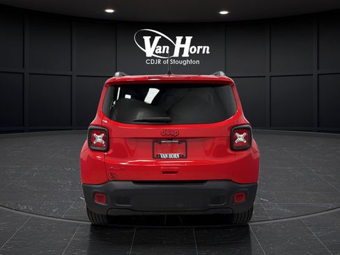 Used 2022 Jeep Renegade Latitude AWD/4WD image 6