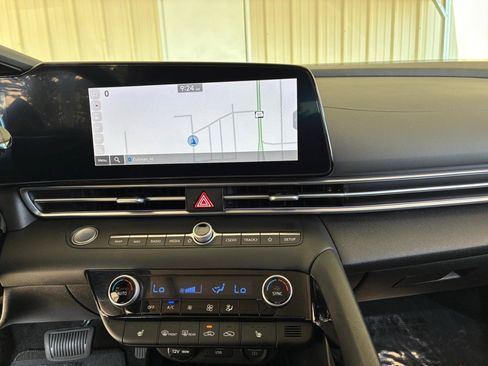 Used 2023 Hyundai Elantra Limited FWD image 20
