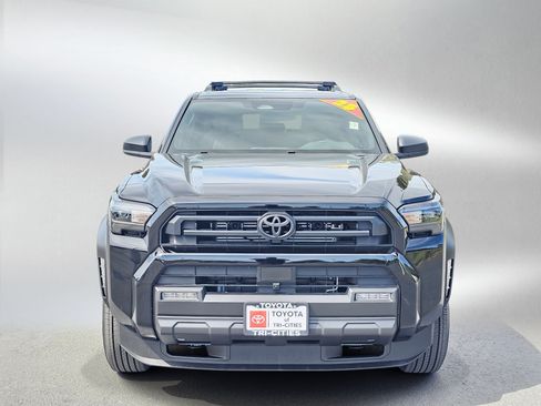 Used 2025 Toyota 4Runner SR5 AWD/4WD image 8