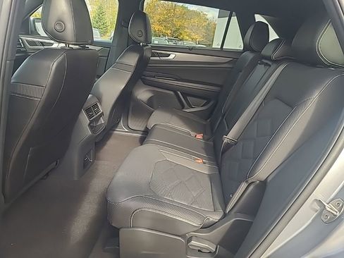 Used 2024 Volkswagen Atlas Cross Sport SE image 15