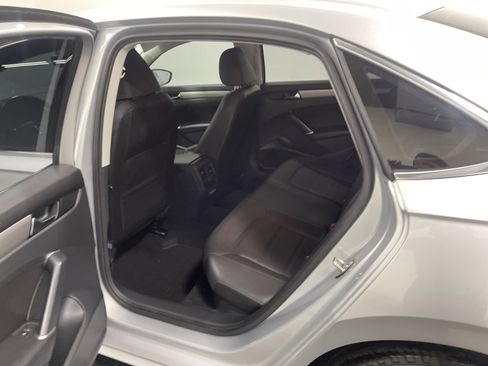 Used 2020 Volkswagen Passat 2.0T SE image 13