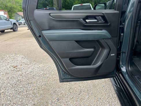 Used 2025 GMC Yukon AT4 AWD/4WD image 16