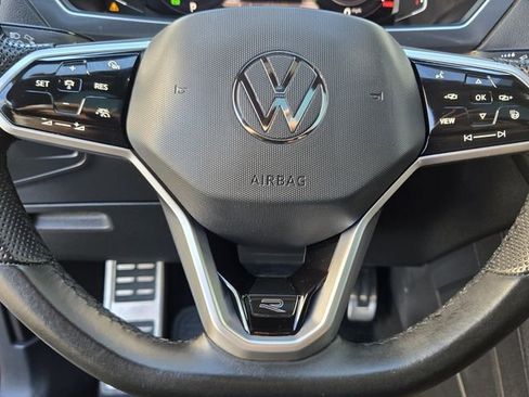 Used 2024 Volkswagen Tiguan SEL R-Line image 23