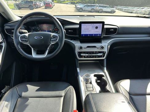 Used 2023 Ford Explorer XLT w/ Equipment Group 202A AWD/4WD image 12