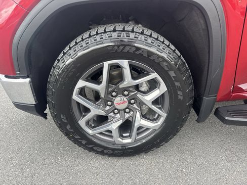 Certified 2024 GMC Sierra 1500 SLT w/ SLT Premium Plus Package AWD/4WD image 18