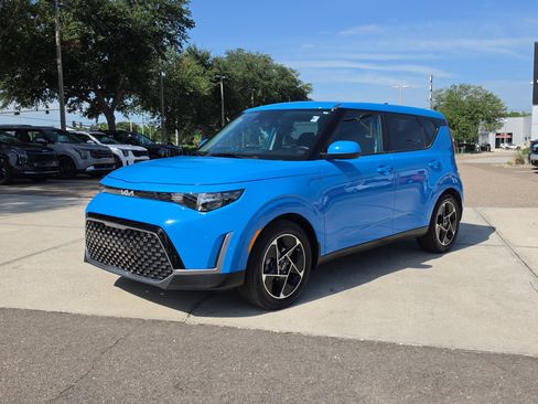 Used 2024 Kia Soul EX FWD image 3