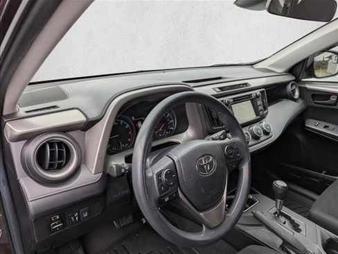 Used 2018 Toyota RAV4 LE image 12