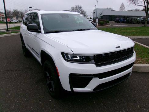 New 2026 Jeep Grand Cherokee L Limited w/ Limited Altitude Package AWD/4WD image 2