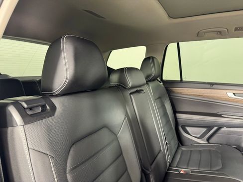 Used 2025 Volkswagen Atlas SEL image 33