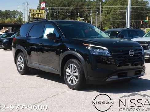 New 2026 Nissan Pathfinder SL FWD image 1