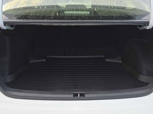 Certified 2024 Toyota Corolla SE image 18