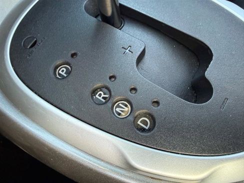 Used 2015 Nissan Juke SV image 11